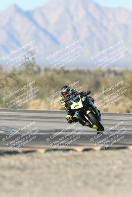 media/Dec-06-2025-CVMA (Sat) [[4a896cc04c]]/Race 9-500-400-350 Supersport/